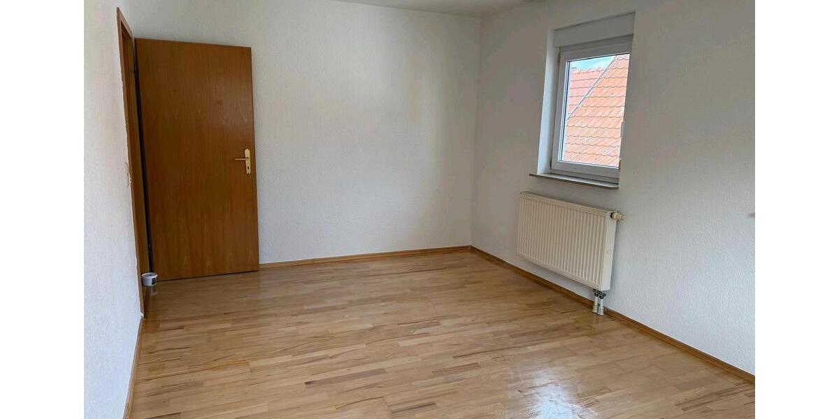 Etagenwohnung Marktheidenfeld - 4 Zimmer, 130 m&sup2;, 900&euro; | Angebot:26330232