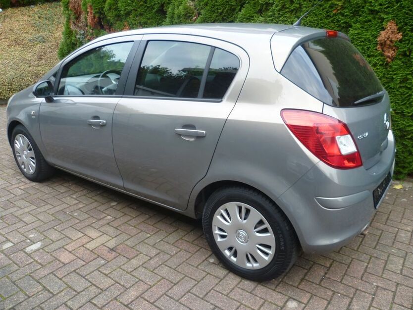 Opel Corsa 111.000 km 4.690 € Gondelsheim 75053