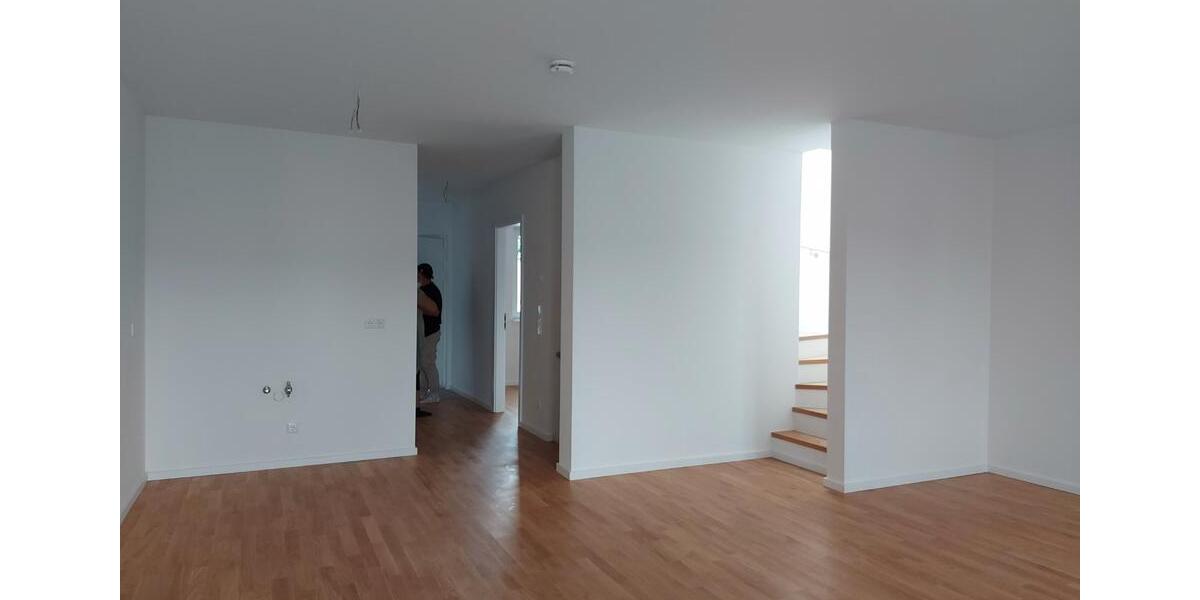 Maisonettenwohnung Ludwigsfelde - 5 Zimmer, 160 m&sup2;, 1.800&euro; | Angebot:25978159