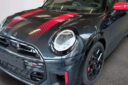 Mini John Cooper Works Cabrio 1.248 km 45.771 € München 80788
