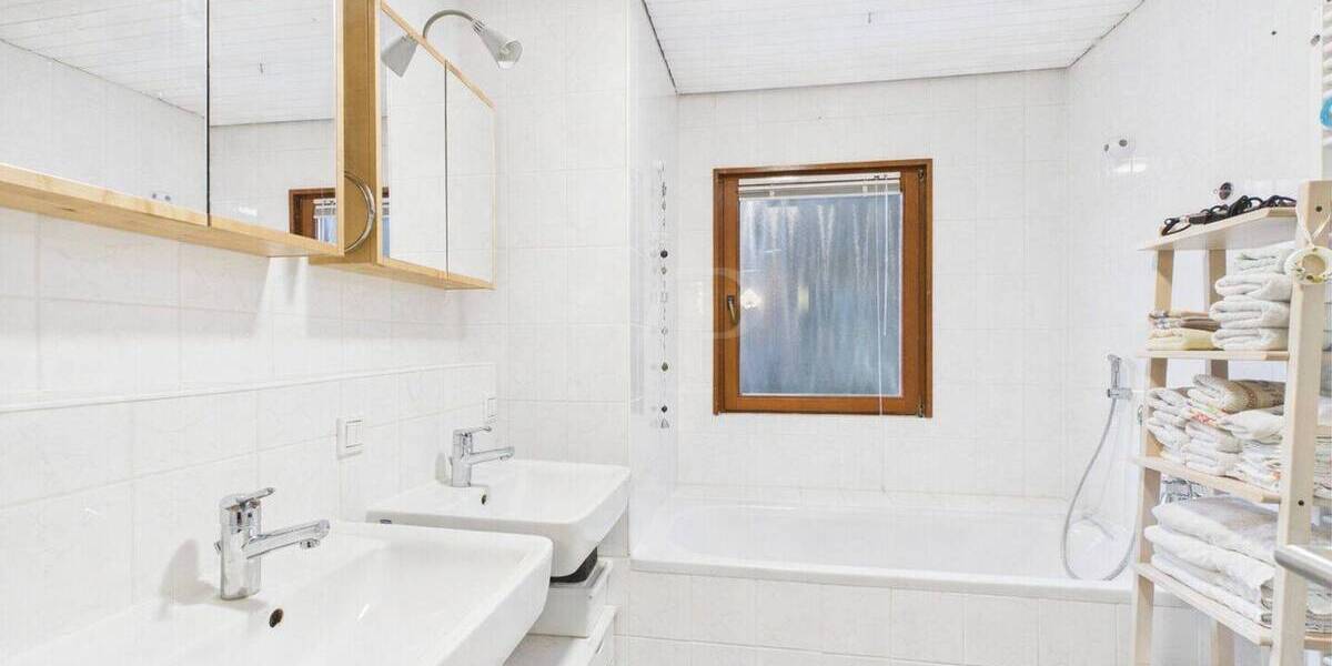 Bungalow Schweinfurt Haardt - 1 Zimmer, 265 m&sup2;, 2.200&euro; | Angebot:26583287