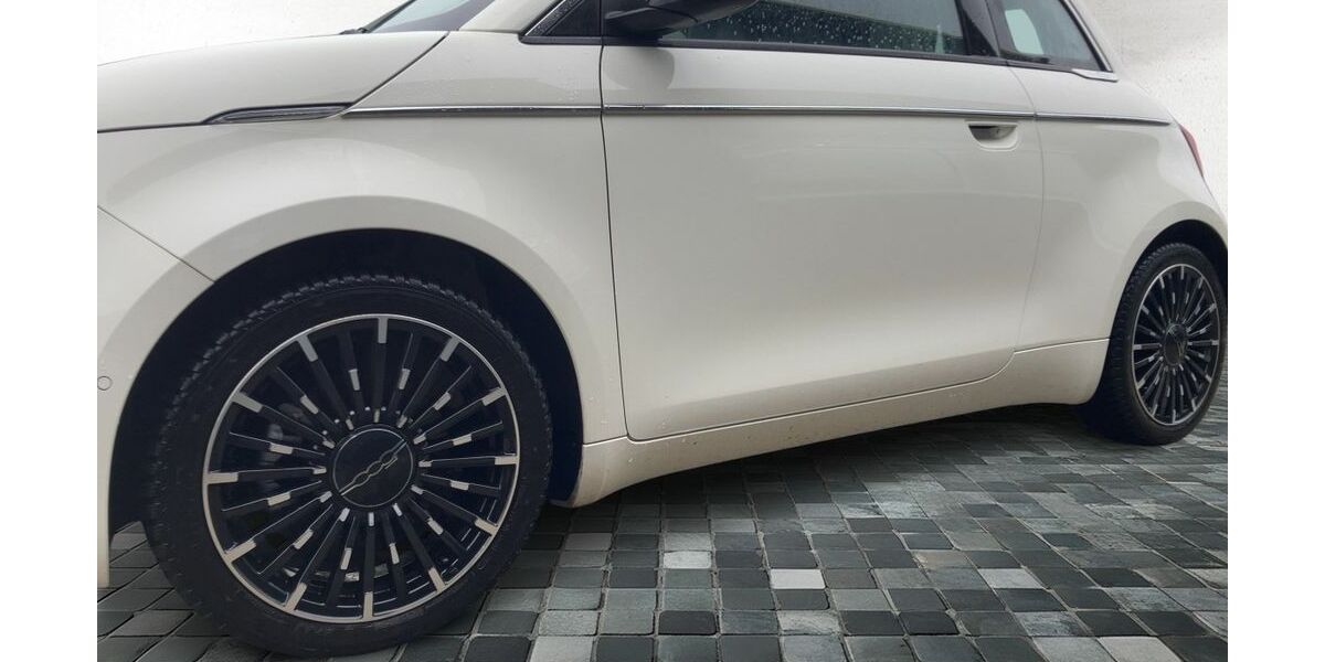 Fiat 500e 6.136 km 25.997 &euro; Zerbst / Anhalt 39261