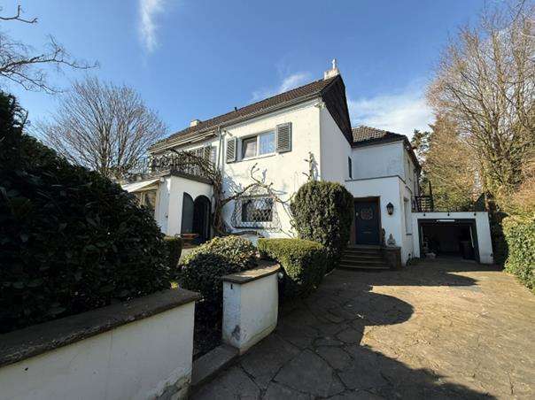Haus zum Kaufen in Meerbusch 2.995.000 € 400 m²