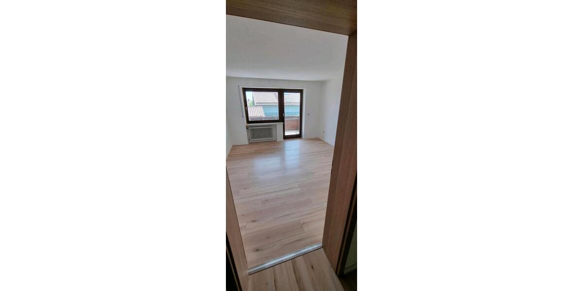 Erdgeschoßwohnung Eggenfelden - 4 Zimmer, 132 m&sup2;, 1.300&euro; | Angebot:26620643