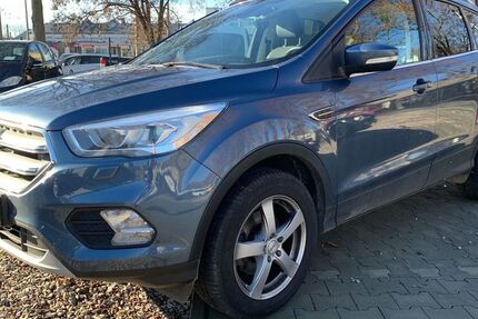 Ford Kuga 70.500 km 10.790 &euro; Chemnitz 09113