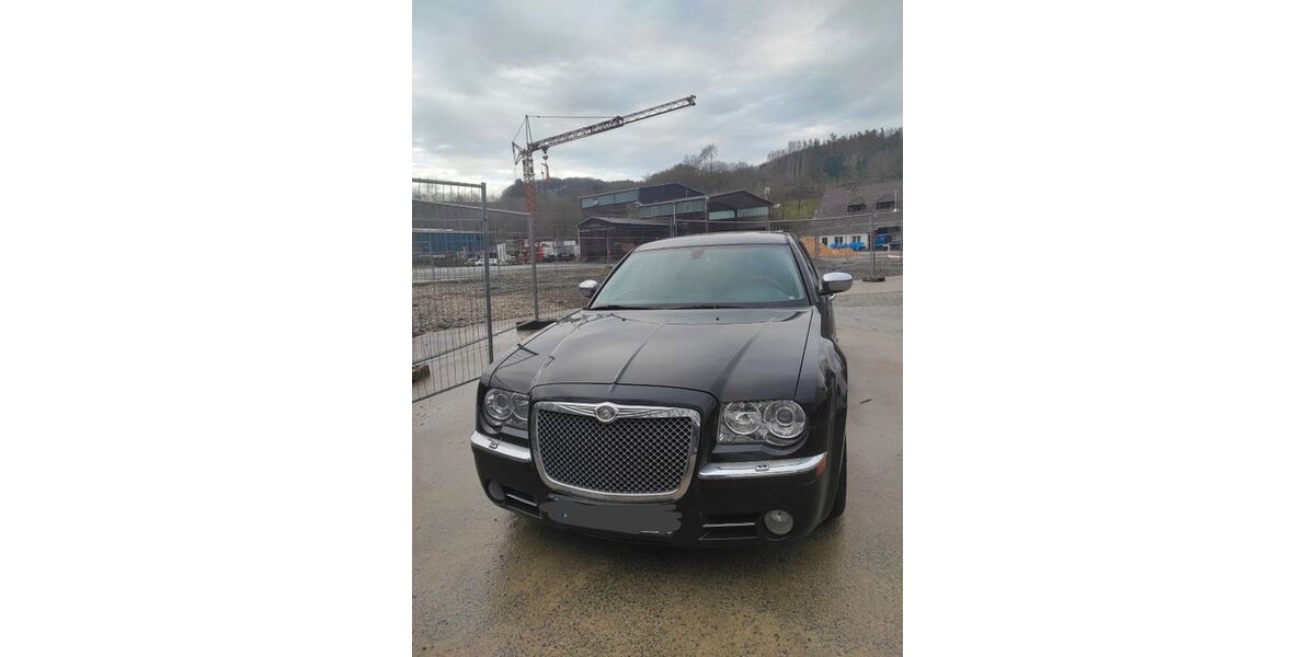 Chrysler 300C 198.000 km 4.500 &euro; Köln 51065