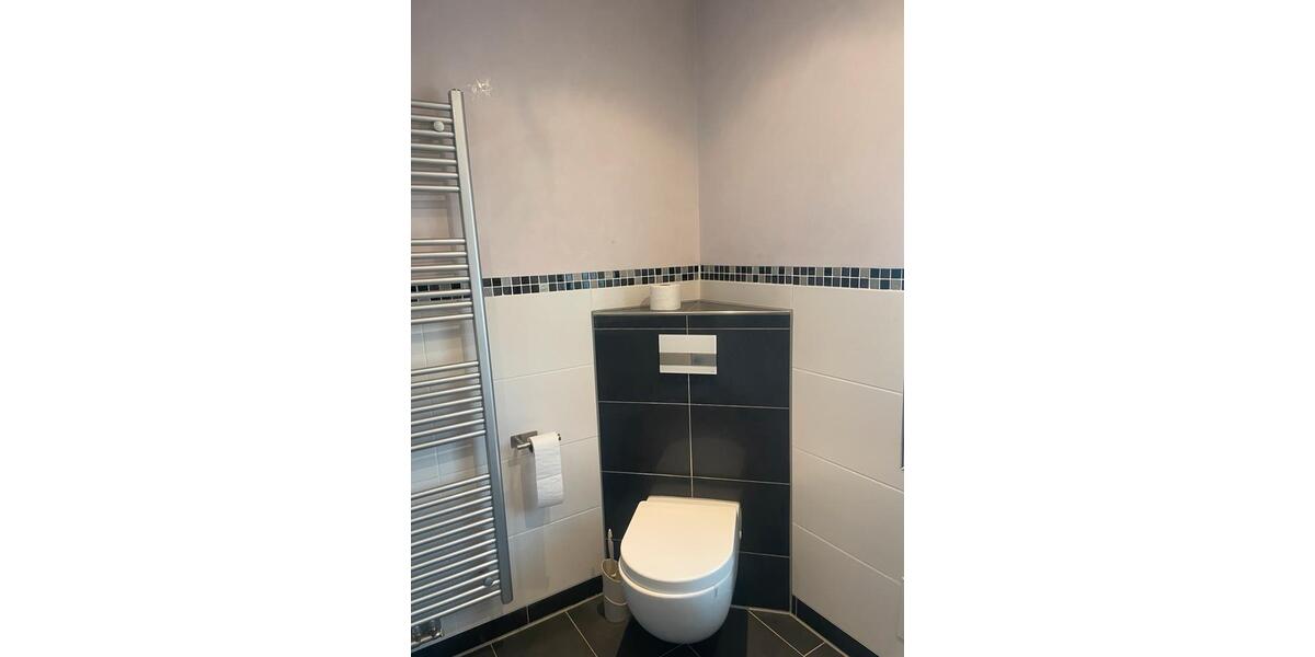 7 Zi. Haus Bungalow mit Einliegerwohnung und PV-Anlager 7 zimmer