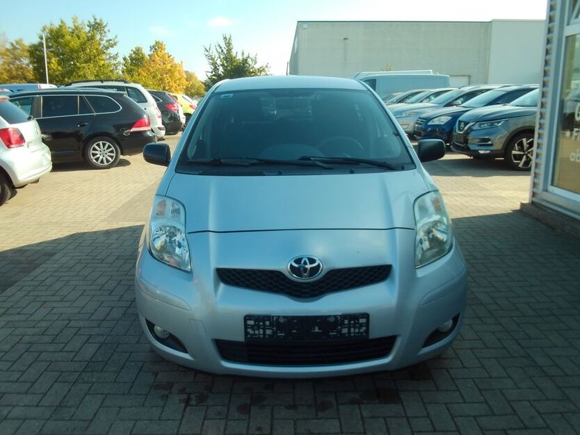 Toyota Yaris 123.000 km 3.900 € Magdeburg 39128
