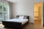 Moderne hochwertige Fünf-Zimmer-Wohnung mit Balkon