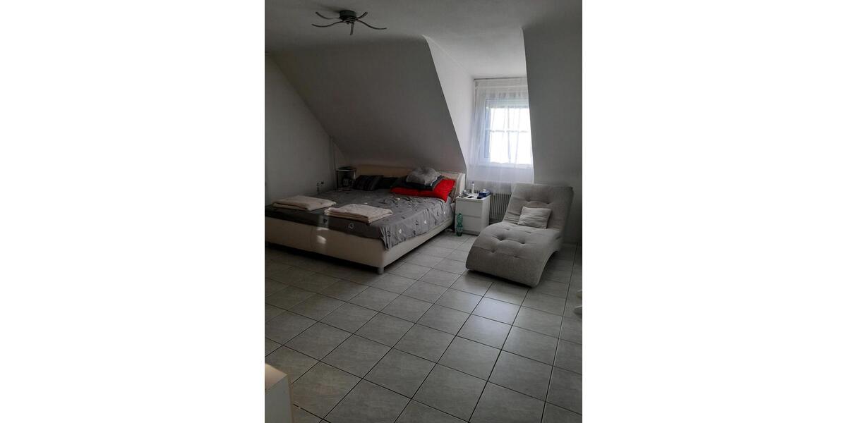 Dachgeschoßwohnung Hettstadt - 4 Zimmer, 102 m&sup2;, 850&euro; | Angebot:27600817