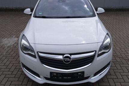Opel Insignia 182.000 km 8.900 &euro; Essen 45138