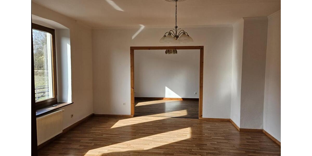 Erdgeschoßwohnung Naumburg (Saale) - 4 Zimmer, 105 m&sup2;, 578&euro; | Angebot:26638328