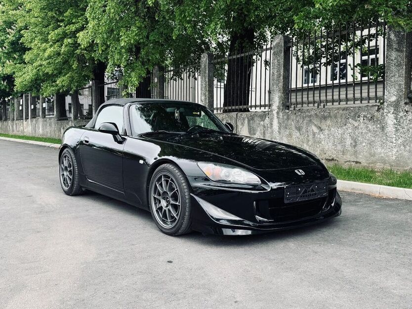 S2000