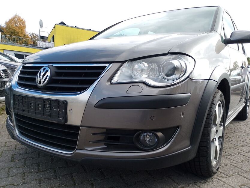 VW Touran 182.000 km 5.950 € Ludwigsburg 71642