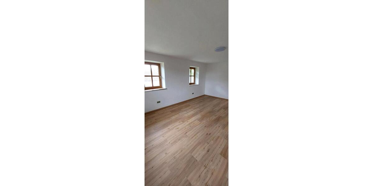 Etagenwohnung Hutthurm - 3 Zimmer, 104 m&sup2;, 700&euro; | Angebot:26633306