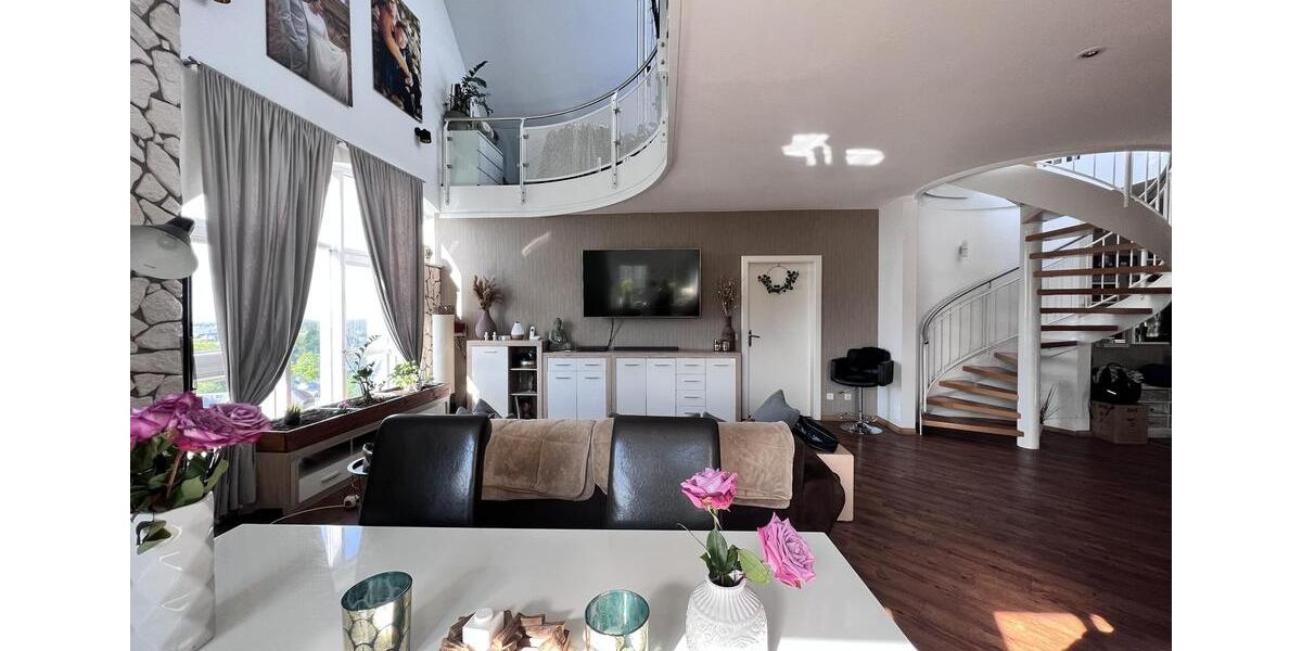 Maisonettenwohnung Neuhaus am Rennweg - 6.5 Zimmer, 270 m&sup2;, 1.198&euro; | Angebot:26201163