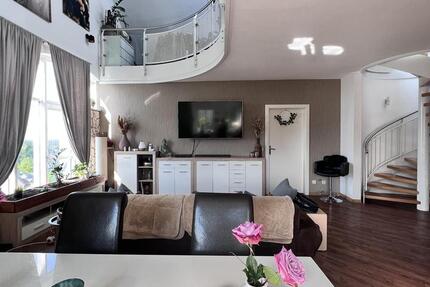 Wohnung Neuhaus am Rennweg - 6.5 Zimmer, 270 m&sup2;, 1.198&euro; | Angebot:26201163