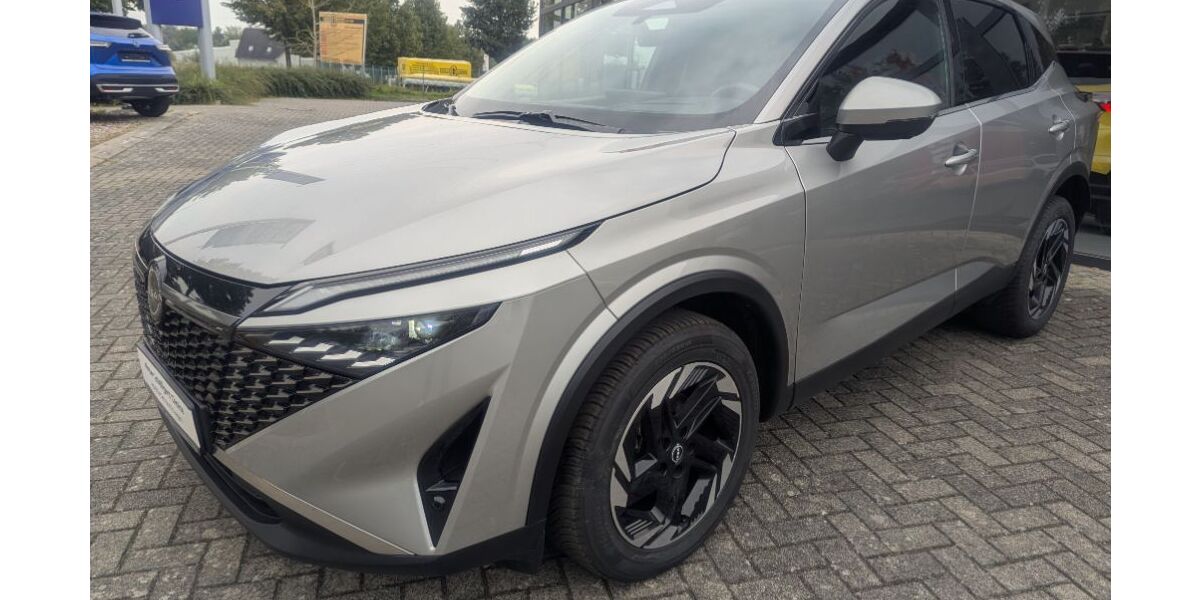 Nissan Qashqai 24.945 km 27.990 &euro; Neubrandenburg 17036