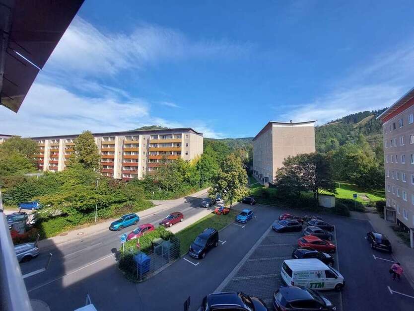 Wohnung zum Mieten in Suhl 277,46 € 42.78 m²