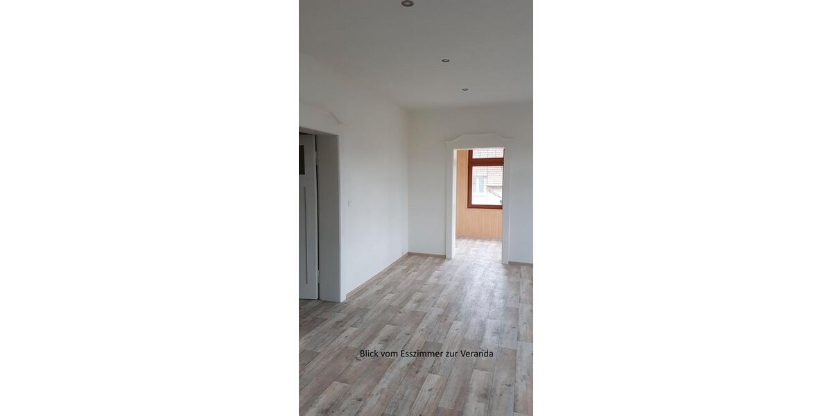Etagenwohnung Crimmitschau - 5 Zimmer, 120 m&sup2;, 600&euro; | Angebot:26346511