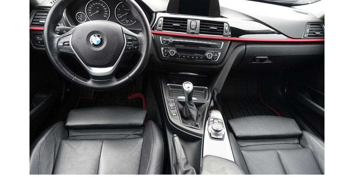 BMW 318d Touring Sport Bi-Xenon Navi PDC Leder Sitzhei 194.700 km 11.950 &euro; Neumarkt/OPf 92318