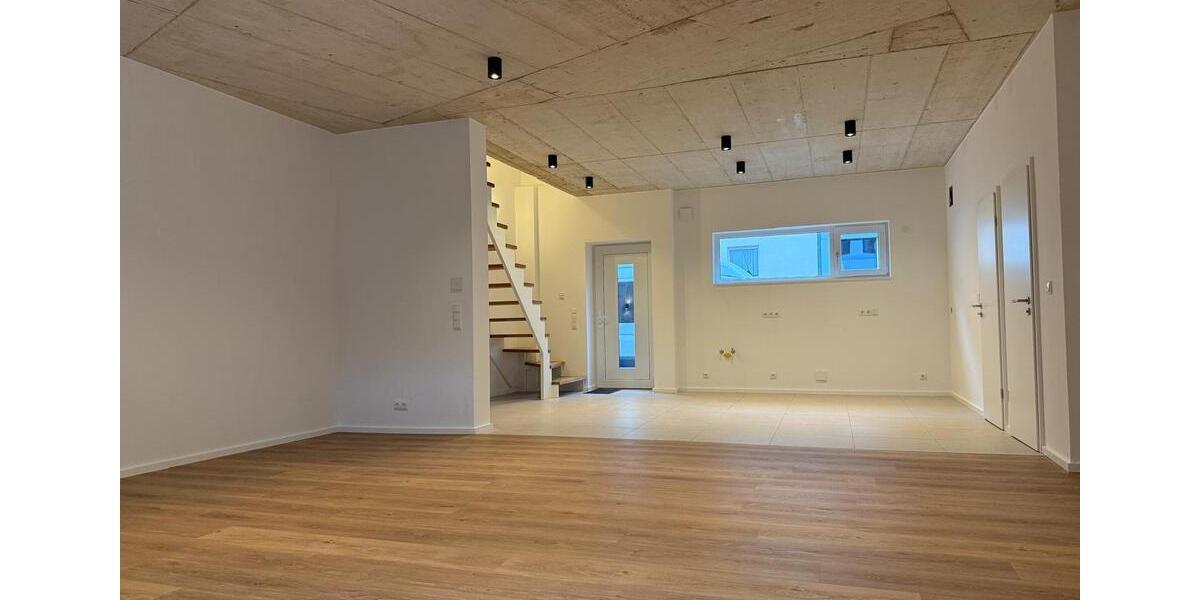 Reihenhaus Düren Distelrath - 3 Zimmer, 110 m&sup2;, 1.485&euro; | Angebot:24672922