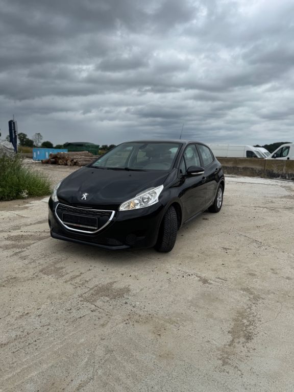 Peugeot 208 66.500 km 5.500 € Osdorf 24251