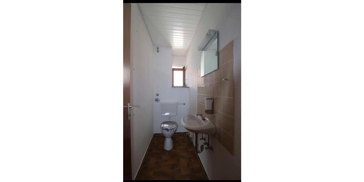 Dachgeschoßwohnung Kirchheim unter Teck - 2.5 Zimmer, 74 m&sup2;, 830&euro; | Angebot:26316441