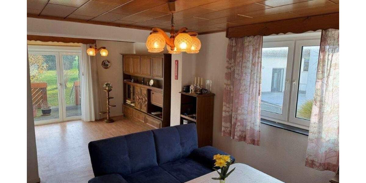  1 o. 2-Familiendoppelhaushälfte mit großem Potenzial und idyllischem Grundstück in Niestetal-Sandershausen 6 zimmer