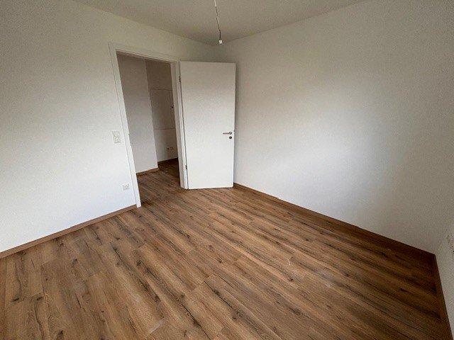 Etagenwohnung Schöfweg - 3.5 Zimmer, 95 m&sup2;, 850&euro; | Angebot:26212477