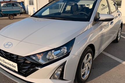 Hyundai i20 12.198 km 18.590 &euro; Dösingen 87679