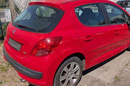 Peugeot 207 200.678 km 750 &euro; Berlin-Karlshorst 10318