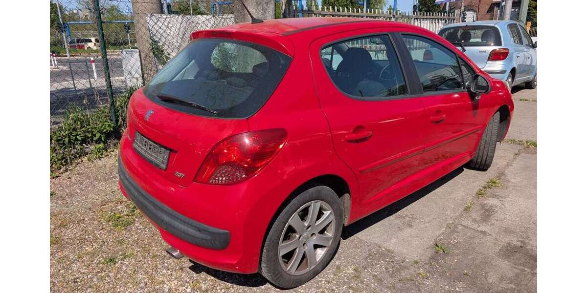Peugeot 207 200.678 km 750 &euro; Berlin-Karlshorst 10318