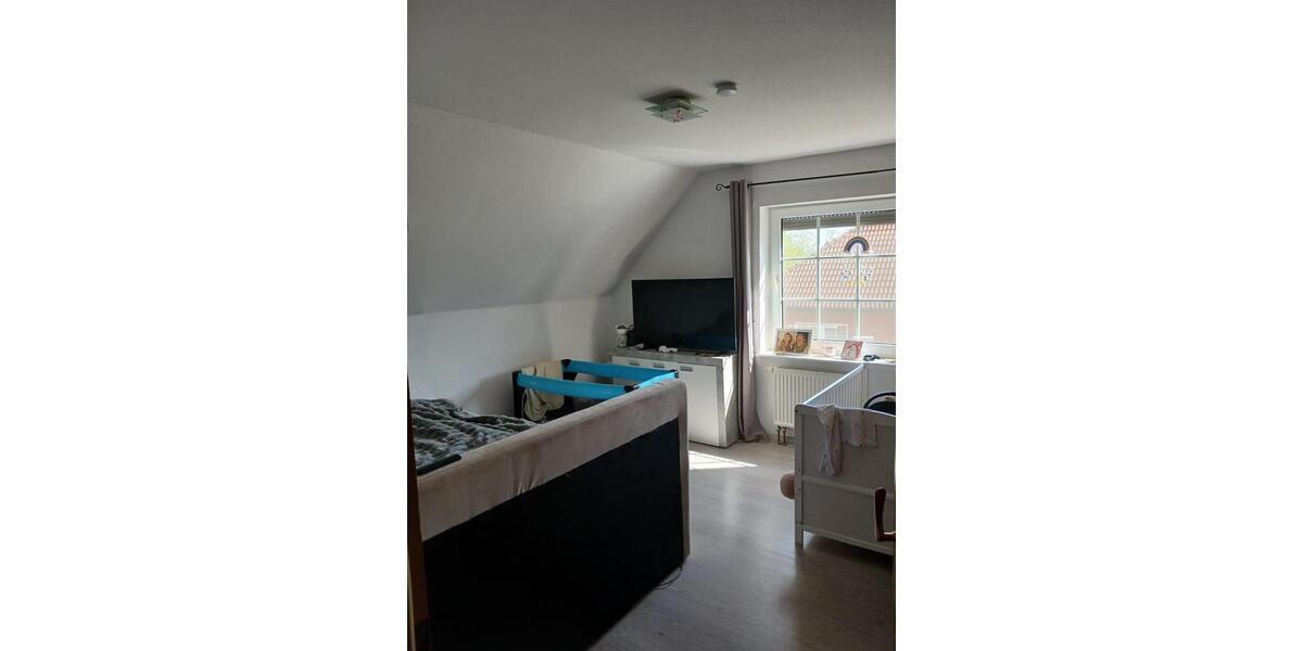 Dachgeschoßwohnung Hage - 3 Zimmer, 80 m&sup2;, 650&euro; | Angebot:26386036
