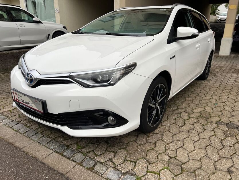 Toyota Auris 99.000 km 14.990 € Senden 89250