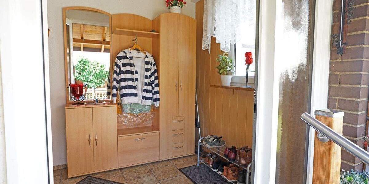 Mehrfamilienhaus, Wohnhaus Kaufungen / Oberkaufungen Oberkaufungen - 7 Zimmer, 202 m&sup2;, 280.000&euro; | Angebot:25152604