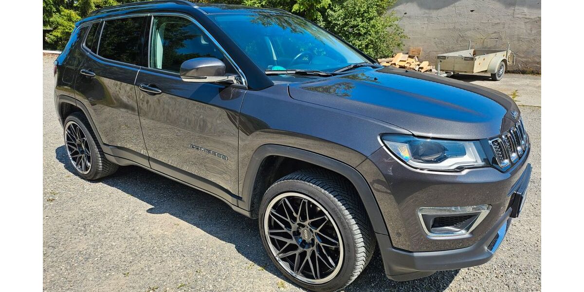 Jeep Compass 31.000 km 19.800 &euro; Engen 78234