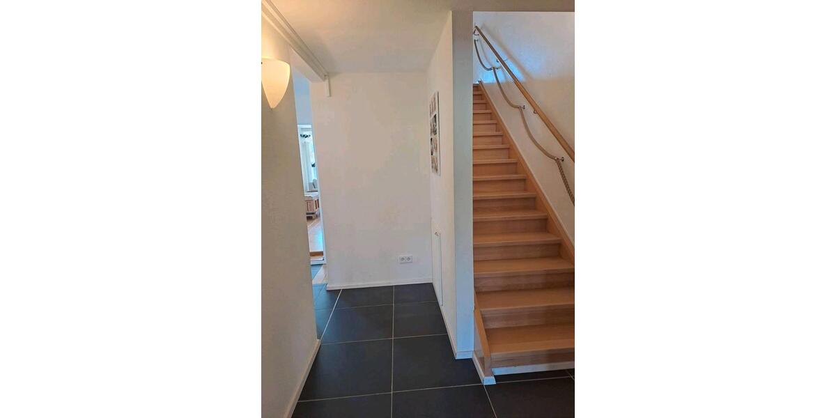 Doppelhaushälfte Lörrach - 5 Zimmer, 140 m&sup2;, 2.600&euro; | Angebot:26098163