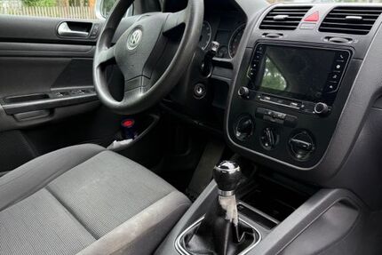 VW Golf 208.000 km 2.400 &euro; Rosenheim 83022