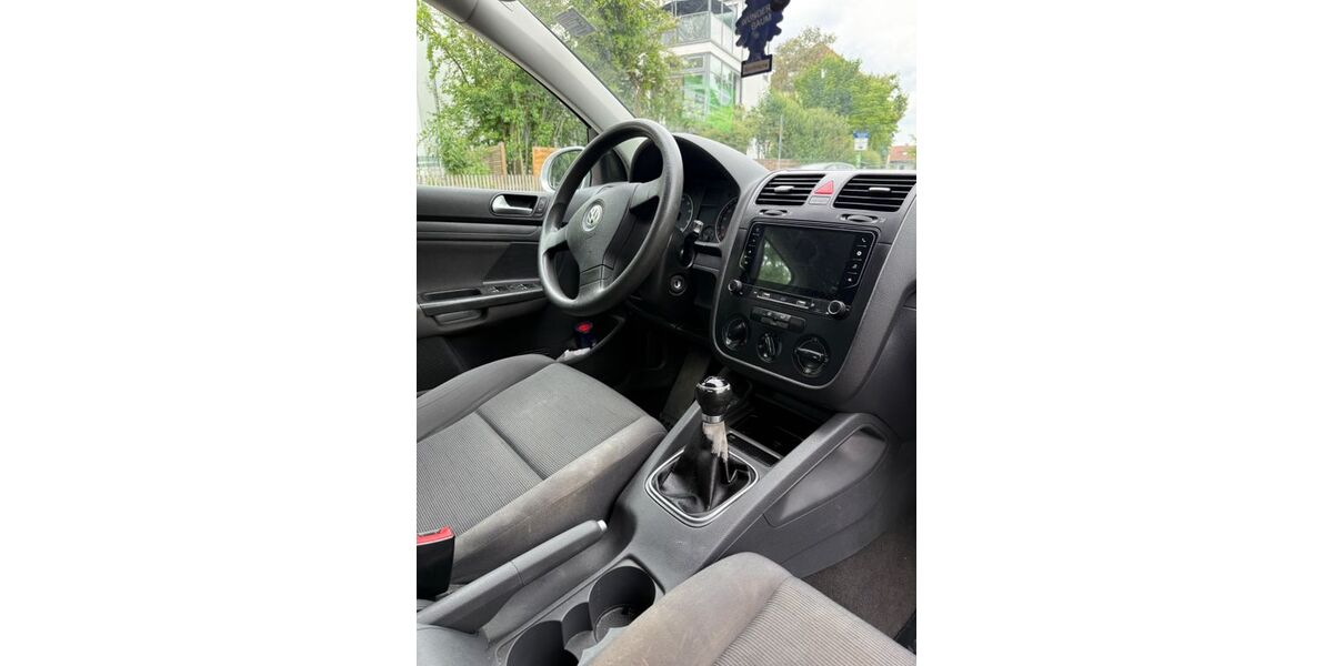 VW Golf 208.000 km 2.400 &euro; Rosenheim 83022