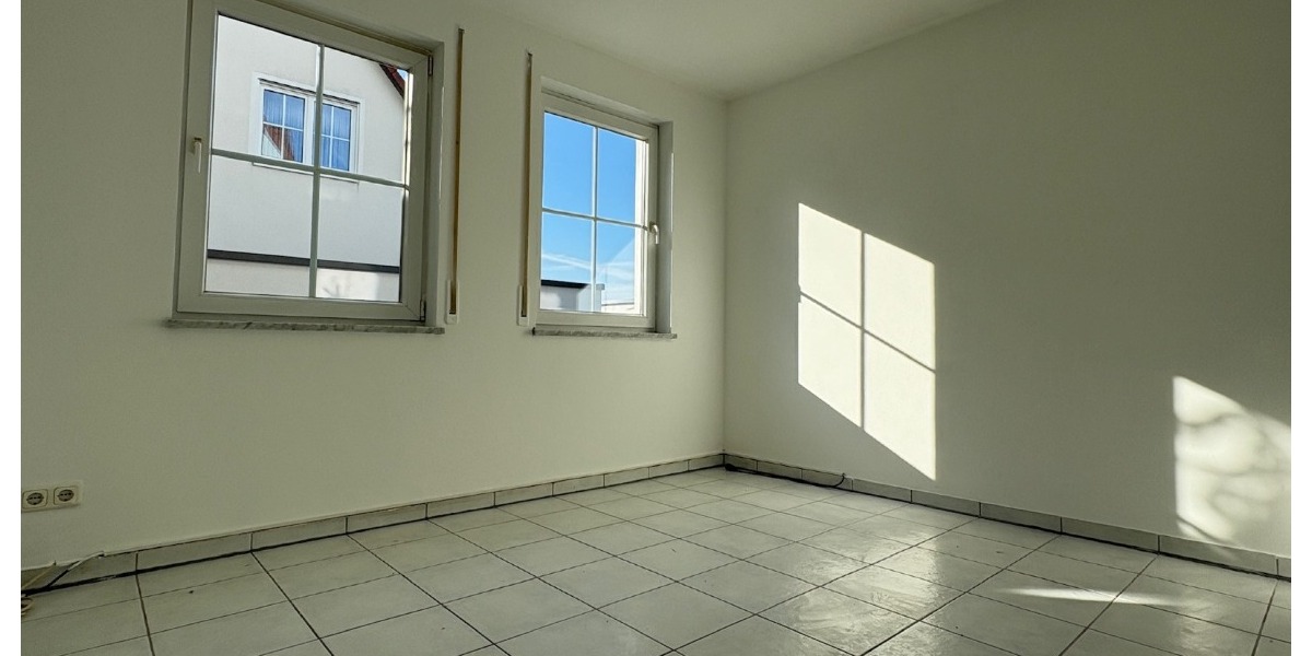 Eschenau:TOP Lage,Sofort frei! Tolle 4-Zi-Garten-Wohnung, zwei Stellplätze, Keller, Einbauküche uvm. - Terrassenwohnung Eckental Eschenau | Angebot:25364359