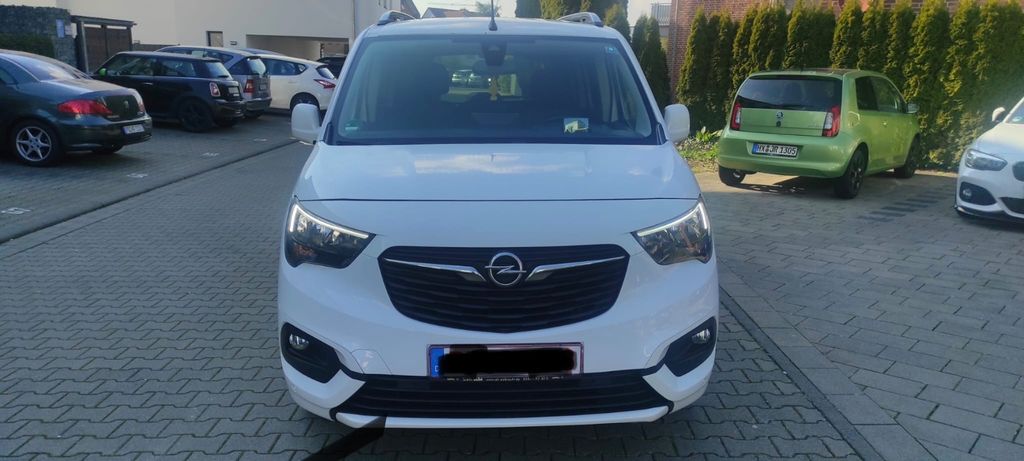 Opel Combo 157.000 km 11.999 &euro; Paderborn 33102