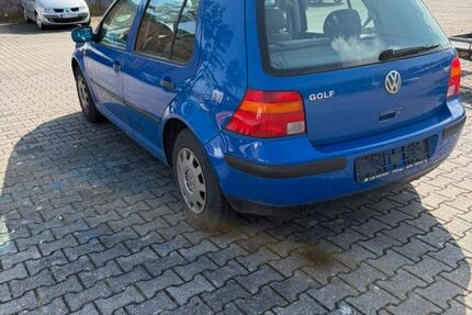 VW Golf 108.000 km 2.200 &euro; Waldkraiburg 84478