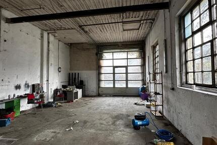 Lagerhalle in Bayreuth – 110 qm frei ab 01.02.2026 - mit Rolltor zimmer
