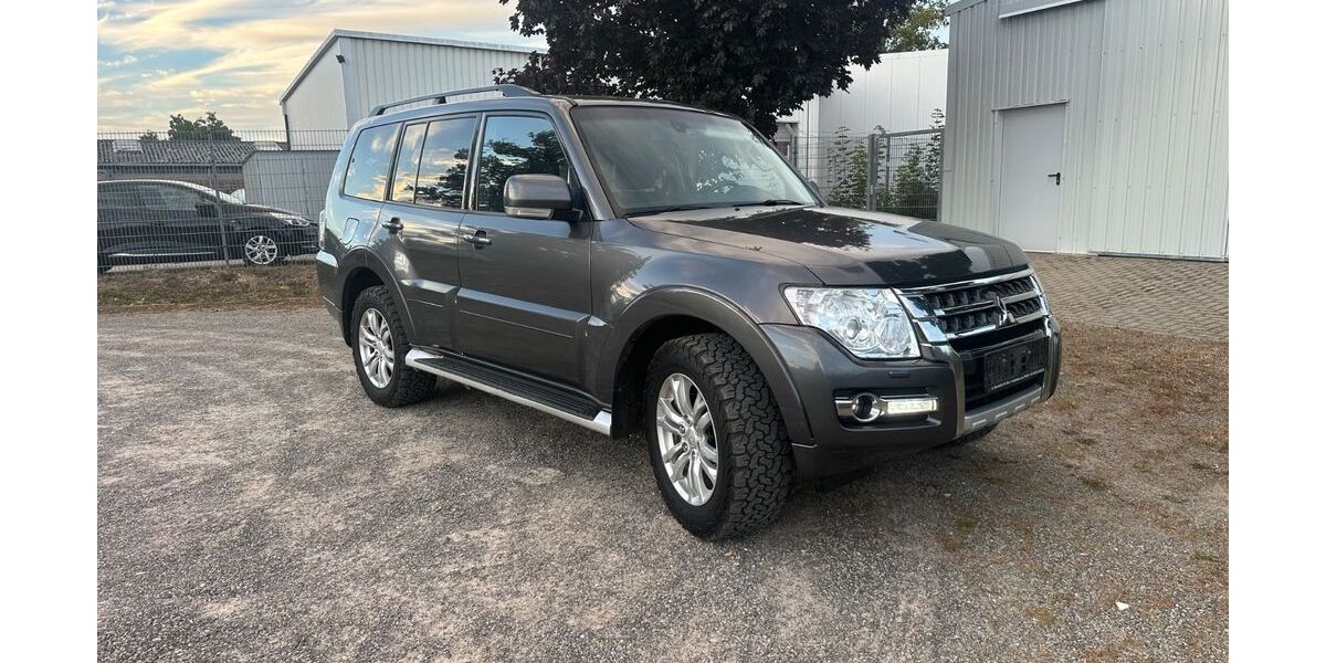 Mitsubishi Pajero 281.500 km 13.500 &euro; Ludwigslust 19288