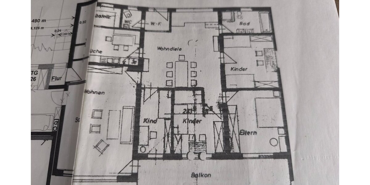 Großz. Etagenwohnung - 6 Zimmer davon 4-5 Schlafzimmer WFL ca. 140 m² gelegen im 1. Stock eines 3-FMH off. Kamin optionaler Gartenanteil. - Etagenwohnung Laaber | Angebot:26898732