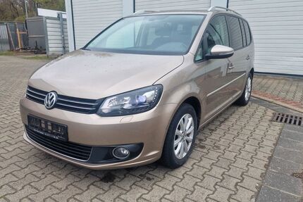 VW Touran 155.773 km 5.999 &euro; Wolfen 06766