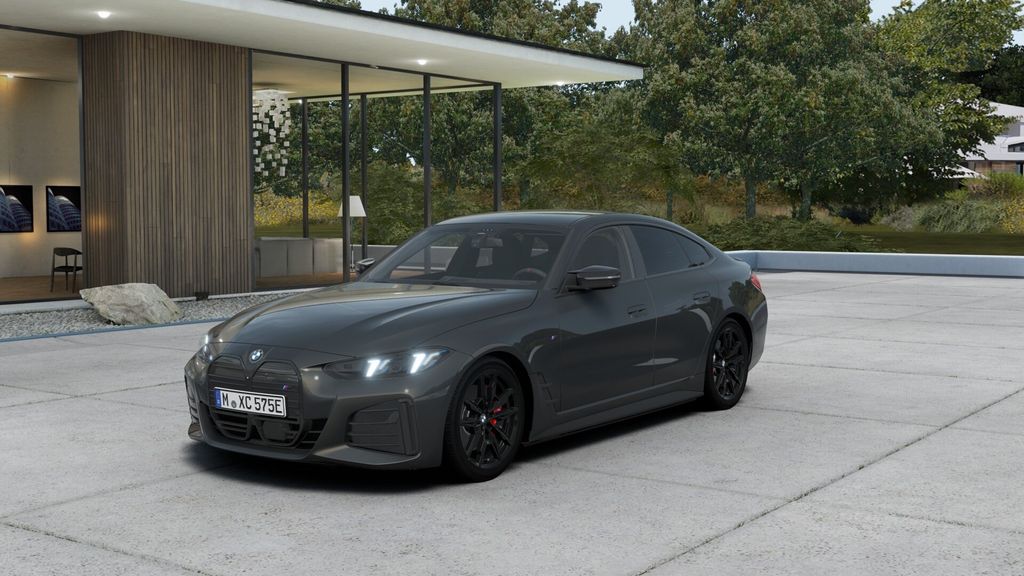 BMW i4 4.900 km 68.940 &euro; Berlin 13593
