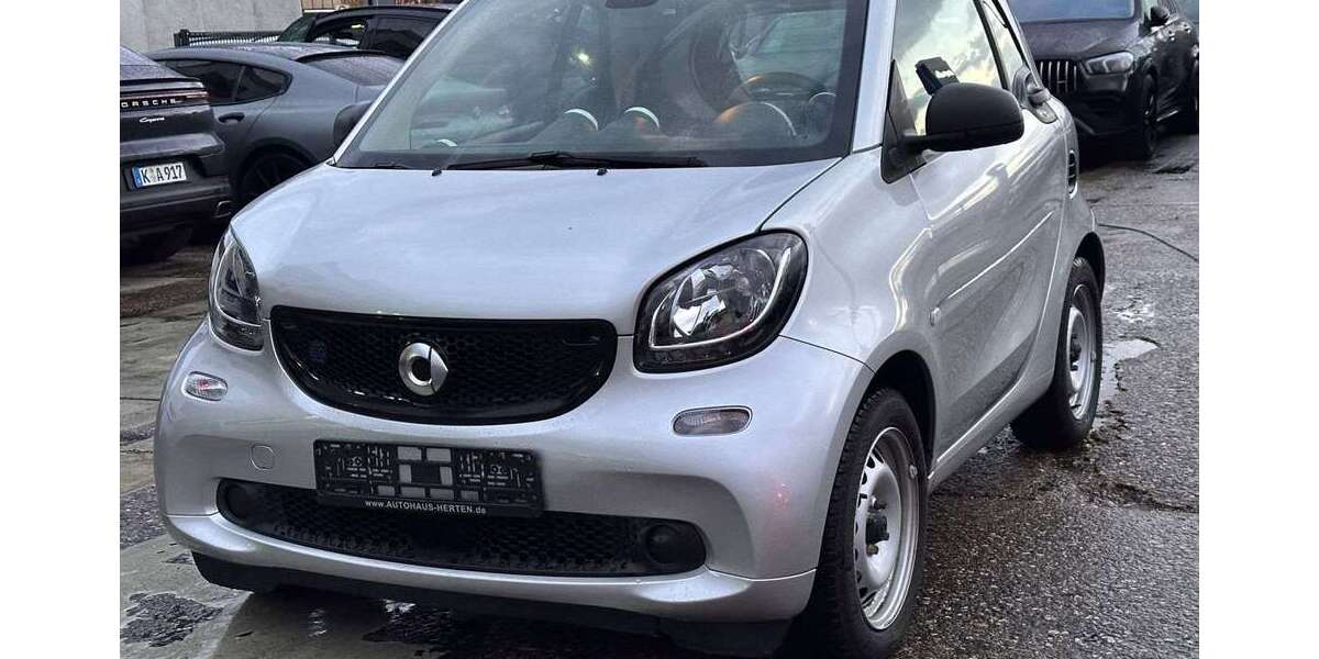 Smart forTwo 33.830 km 8.990 &euro; Köln 51105