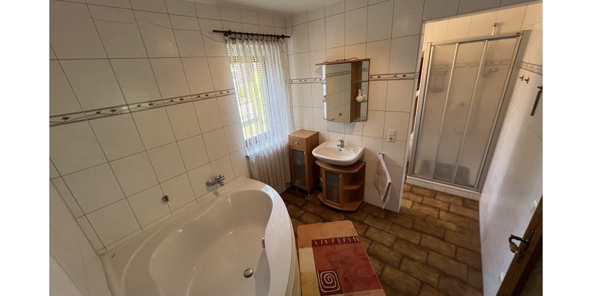 Idyllisches Mehrfamilien- Mehrgenerationenhaus - Mehrfamilienhaus, Wohnhaus Hüllhorst | Angebot:16568286